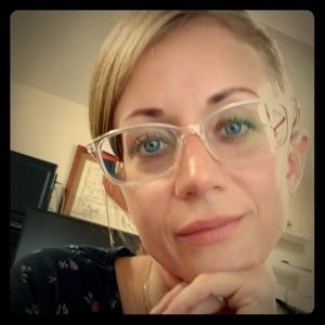 Hi! I am Cara. Feel free to make an offer.